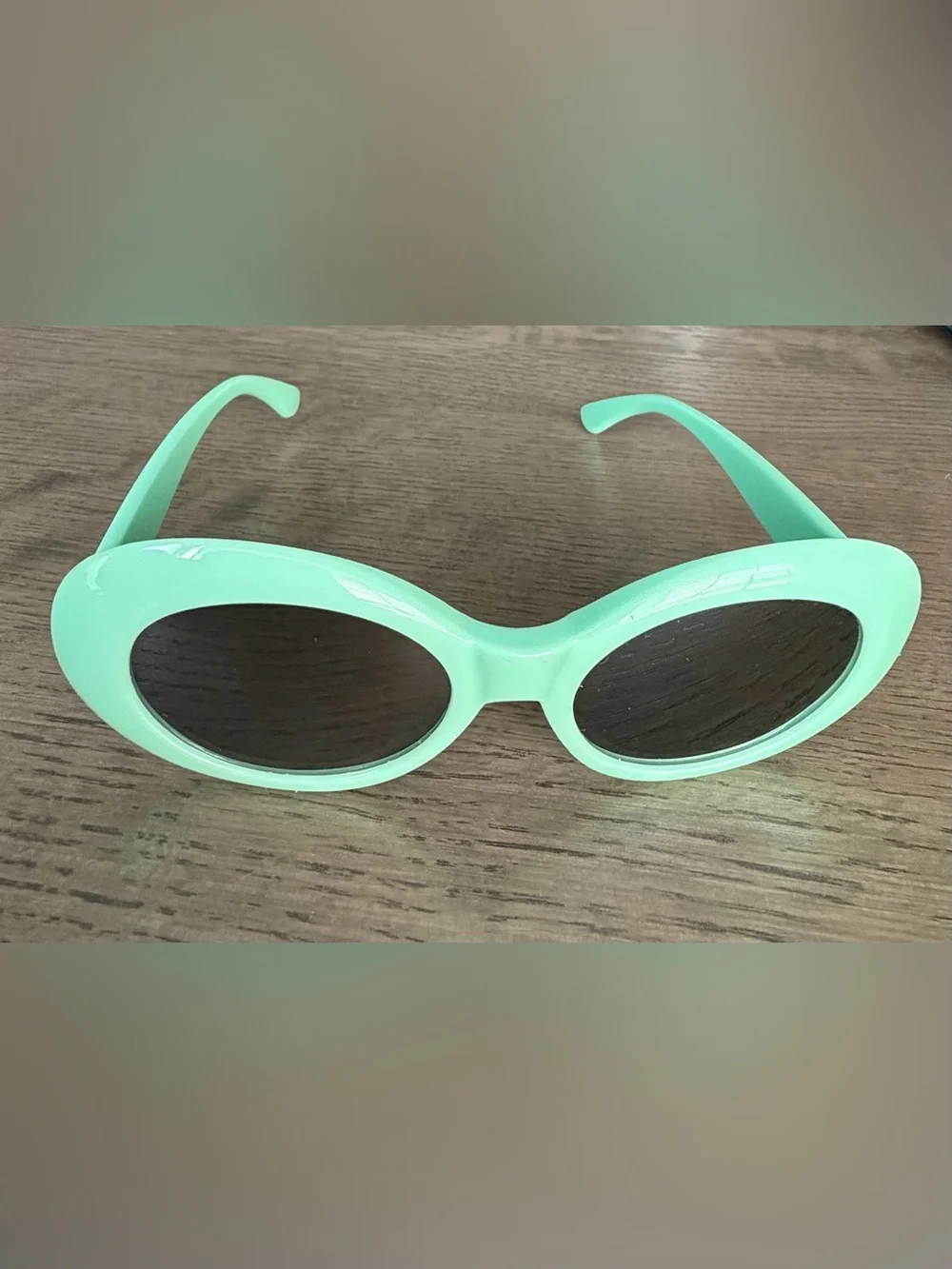 Retro Mint Green Oval Sunglasses